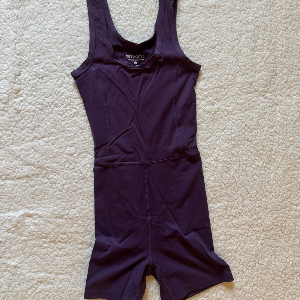 SET Active shortysuit